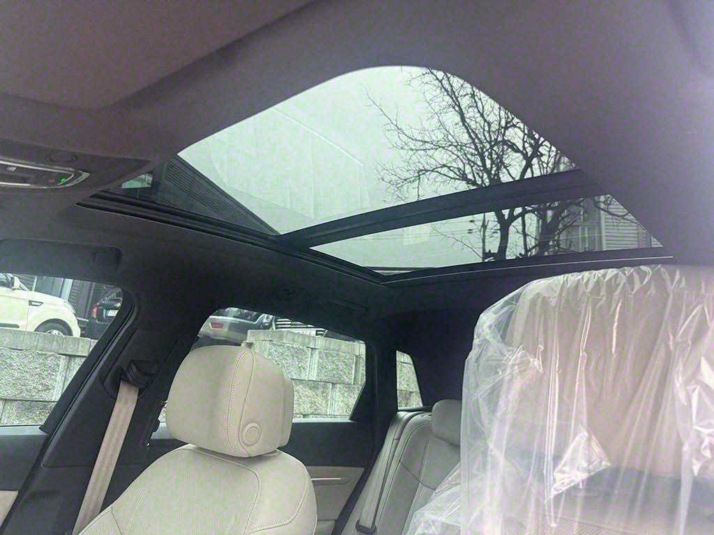 Audi e-tron — photo 14