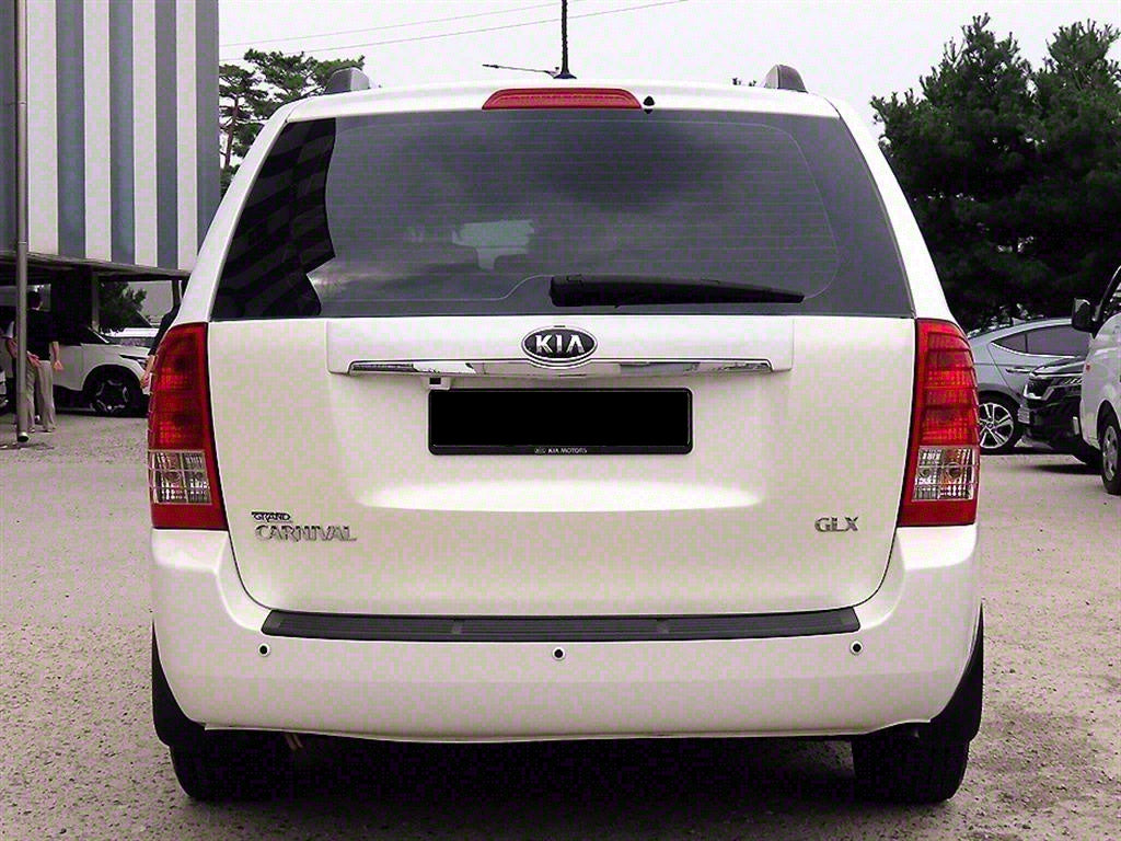 Kia Carnival — photo 04