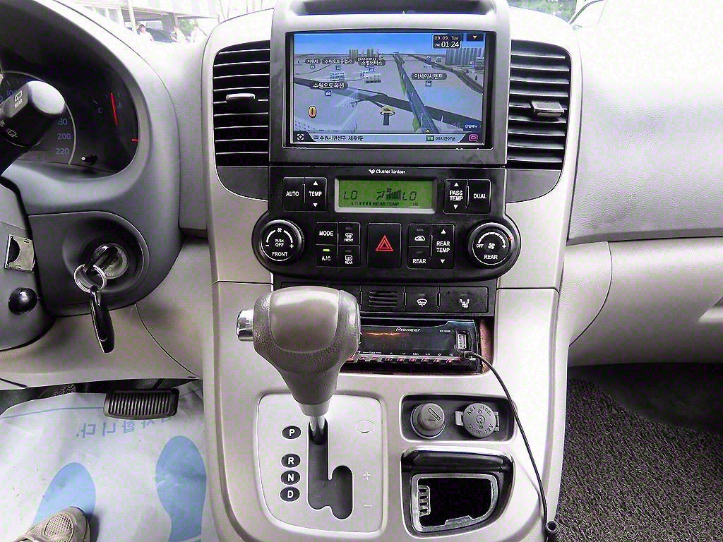 Kia Carnival — photo 13