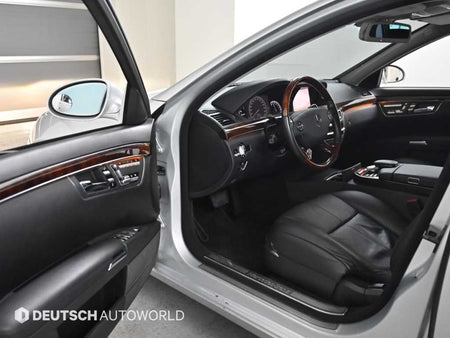 Mercedes-Benz S-Class — photo 11