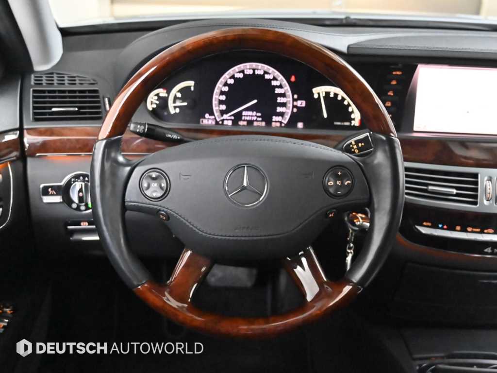 Mercedes-Benz S-Class — photo 13
