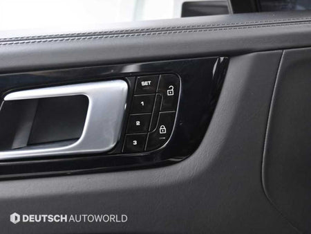 Porsche Cayenne — photo 17