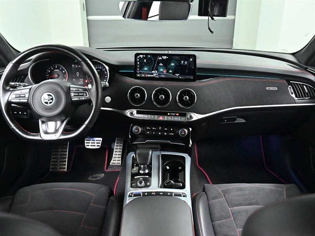 Kia Stinger — photo 07