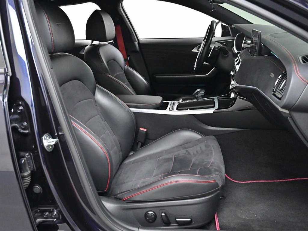 Kia Stinger — photo 10