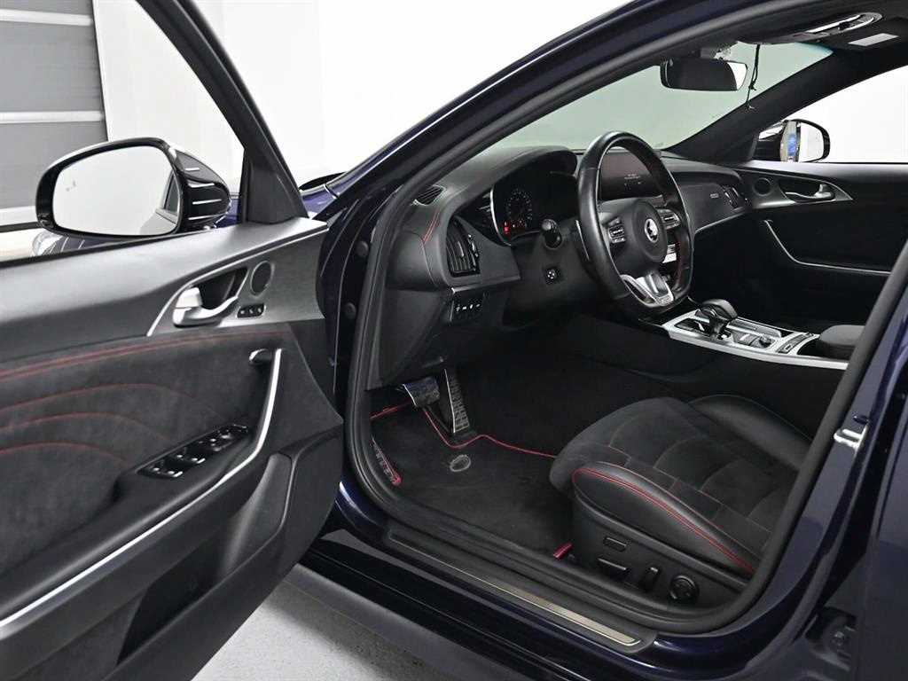 Kia Stinger — photo 11