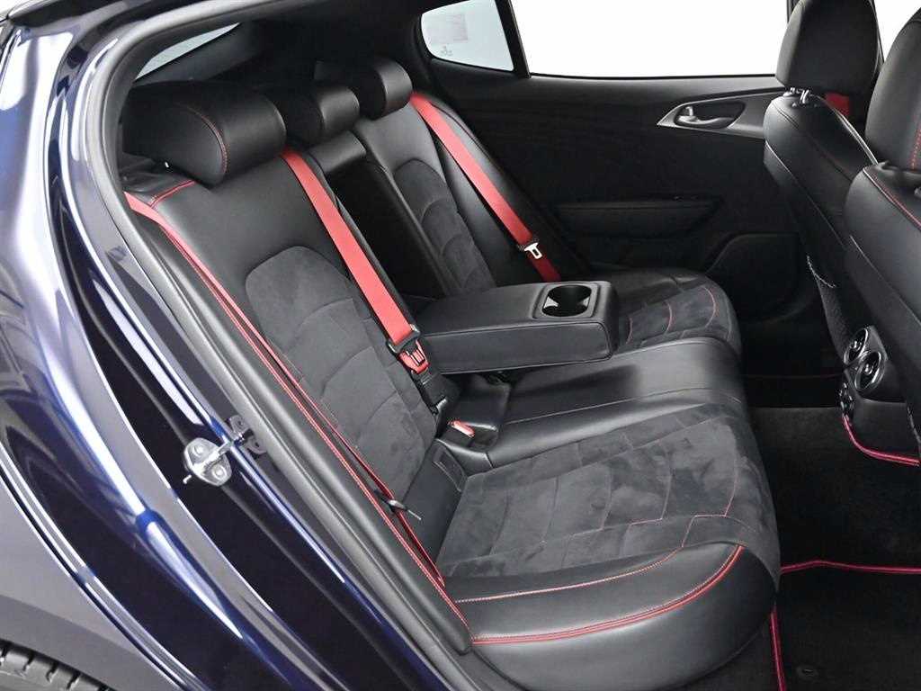 Kia Stinger — photo 12