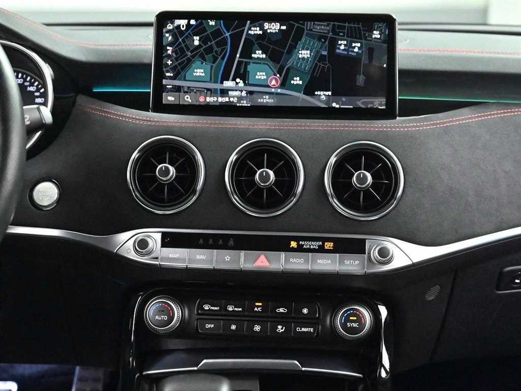 Kia Stinger — photo 14