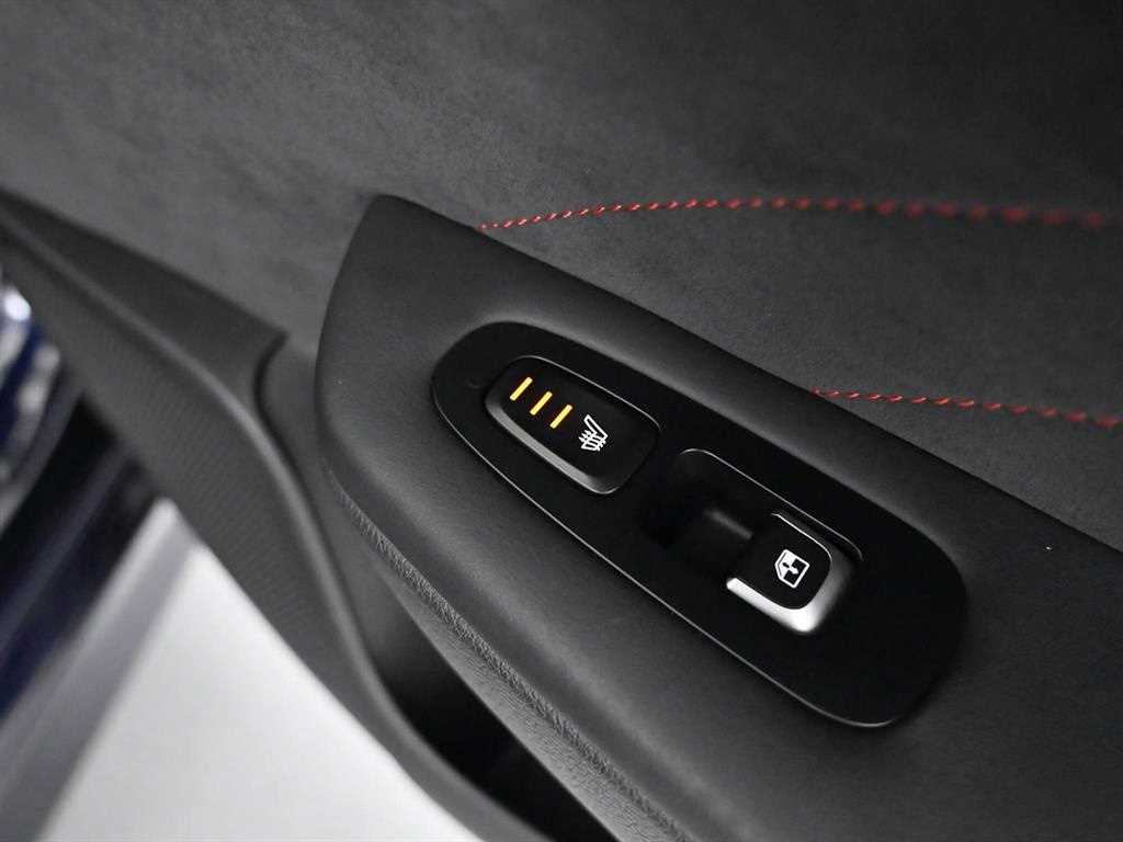 Kia Stinger — photo 16