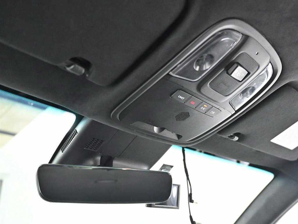 Kia Stinger — photo 19