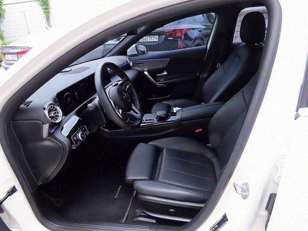 Mercedes-Benz A-Class — photo 06
