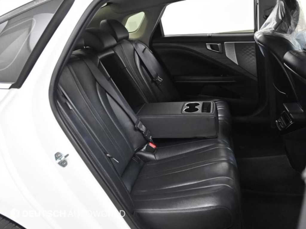 Kia K8 — photo 12