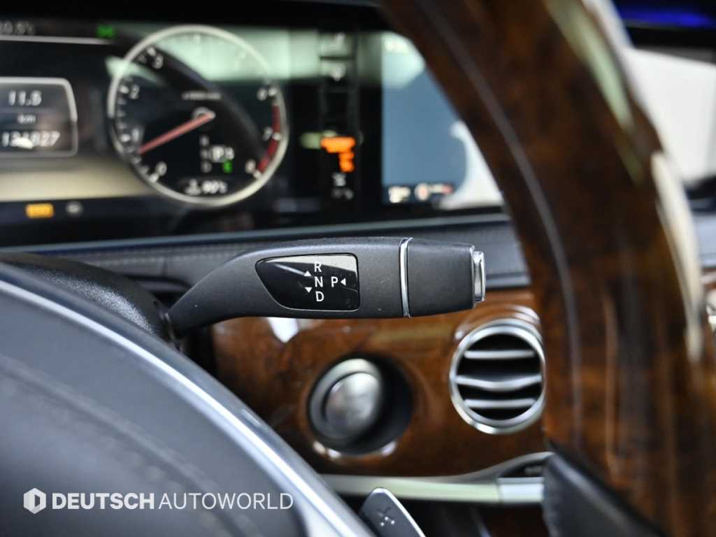 Mercedes-Benz S-Class — photo 09