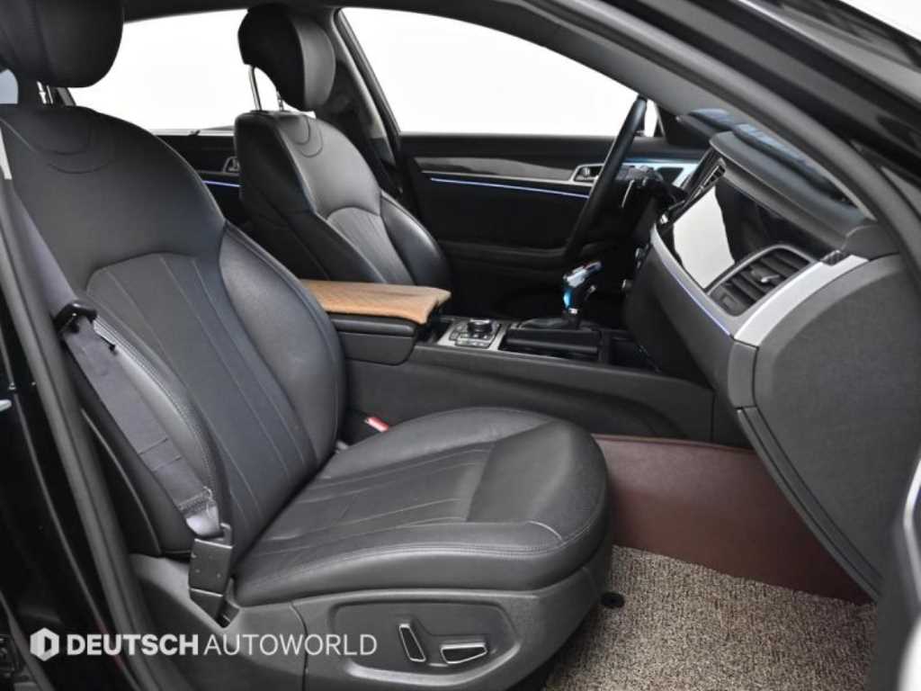Hyundai Genesis — photo 10