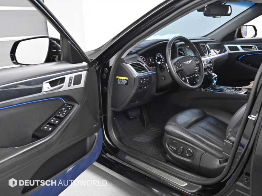 Hyundai Genesis — photo 11