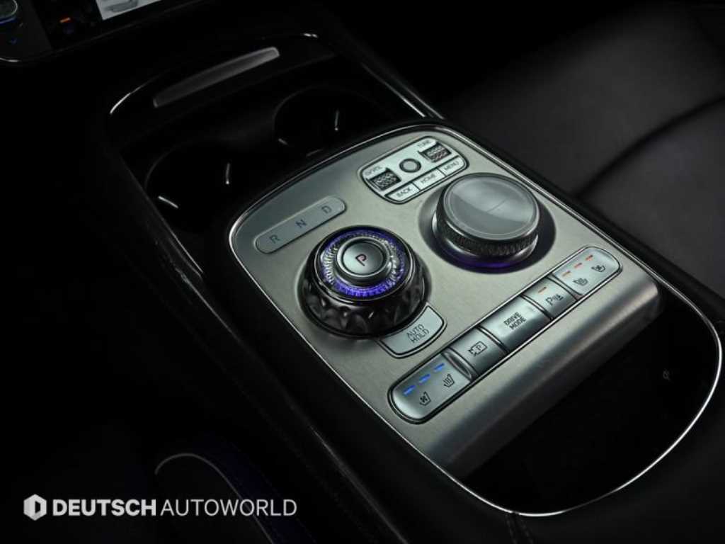 Genesis G90 — photo 09