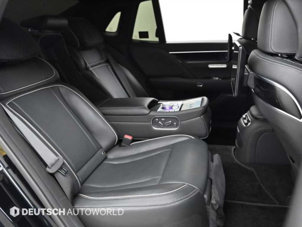 Genesis G90 — photo 12