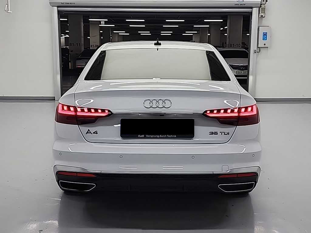 Audi A4 — photo 03