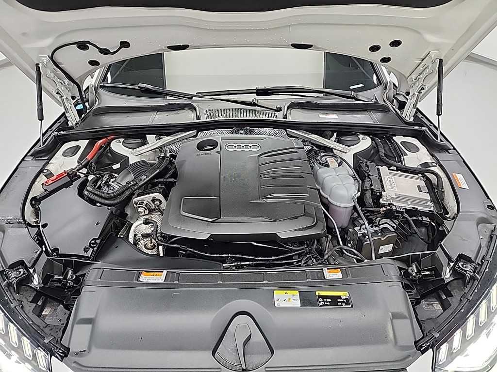 Audi A4 — photo 05