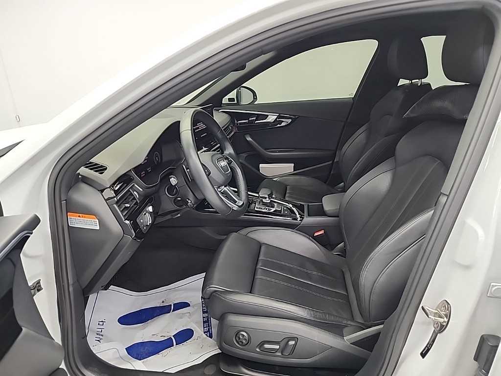 Audi A4 — photo 11