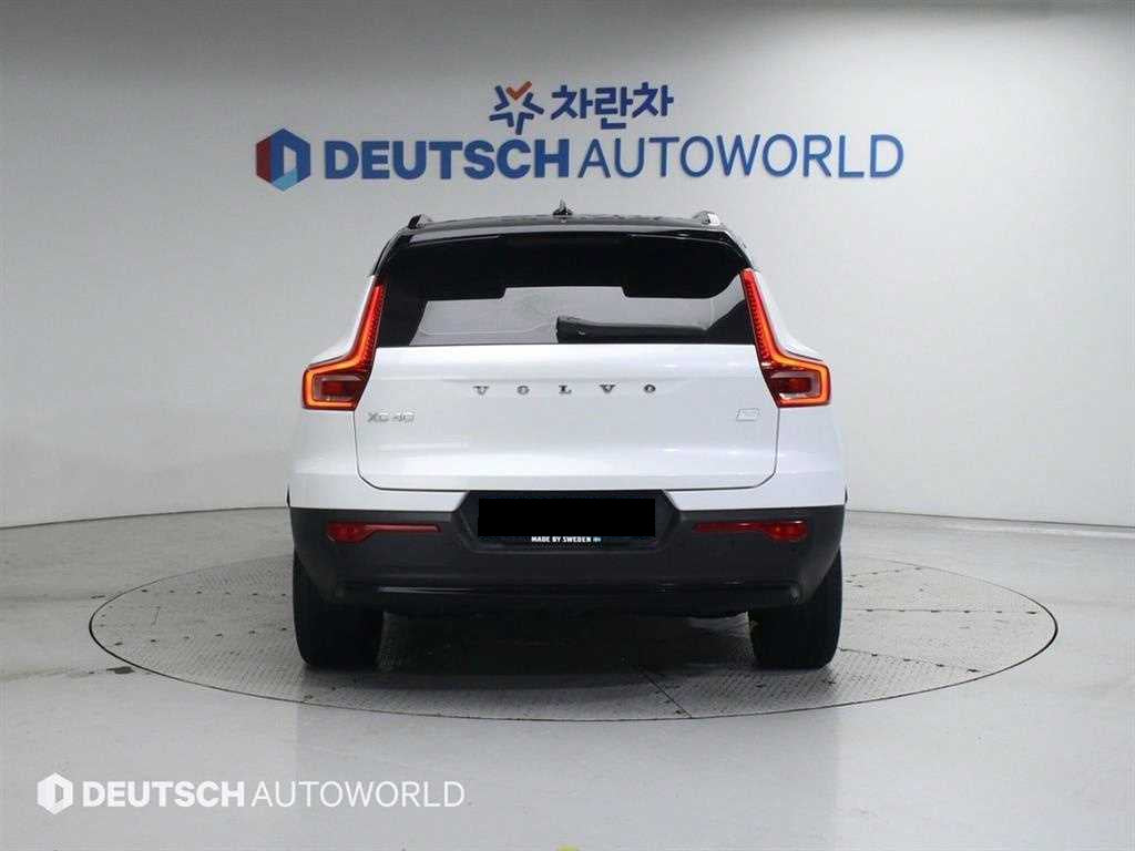 Volvo XC40 — photo 04