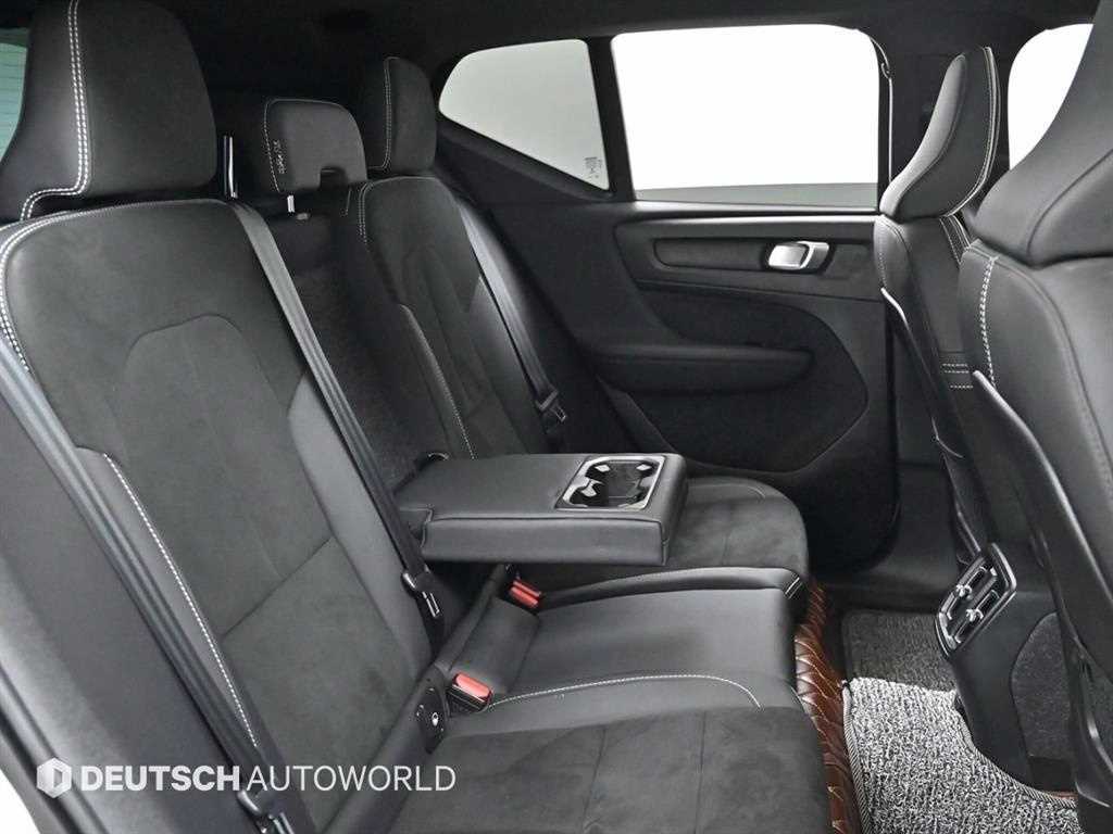 Volvo XC40 — photo 12