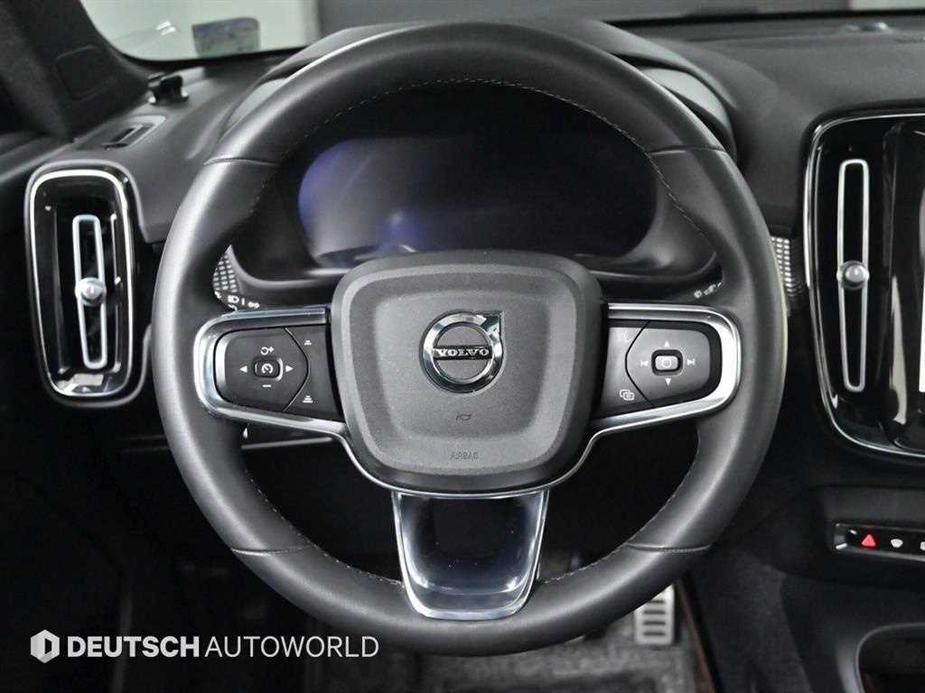 Volvo XC40 — photo 13
