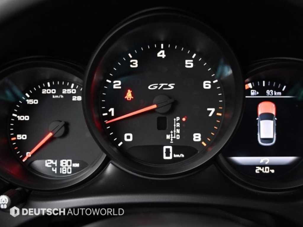 Porsche Macan — photo 07