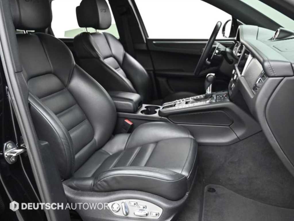 Porsche Macan — photo 10