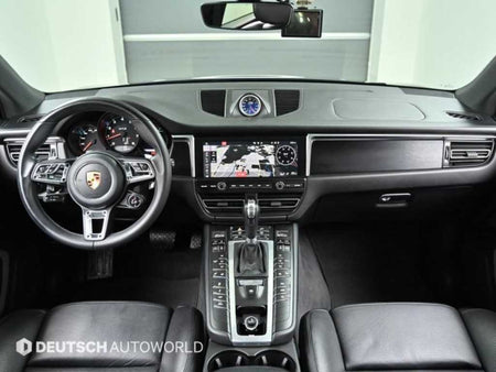 Porsche Macan — photo 13