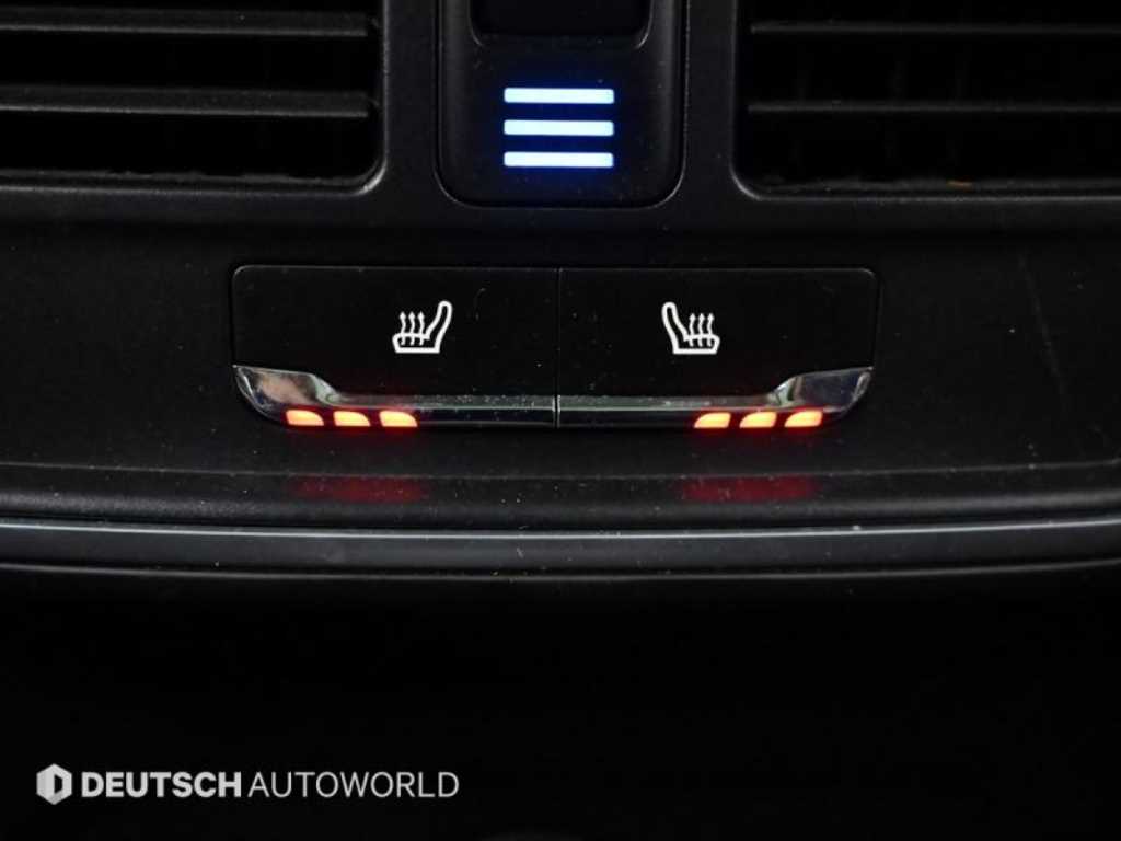 Porsche Macan — photo 14