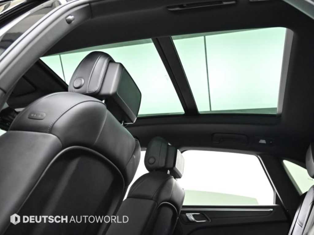 Porsche Macan — photo 17