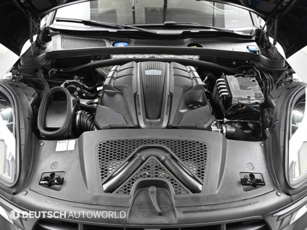 Porsche Macan — photo 19