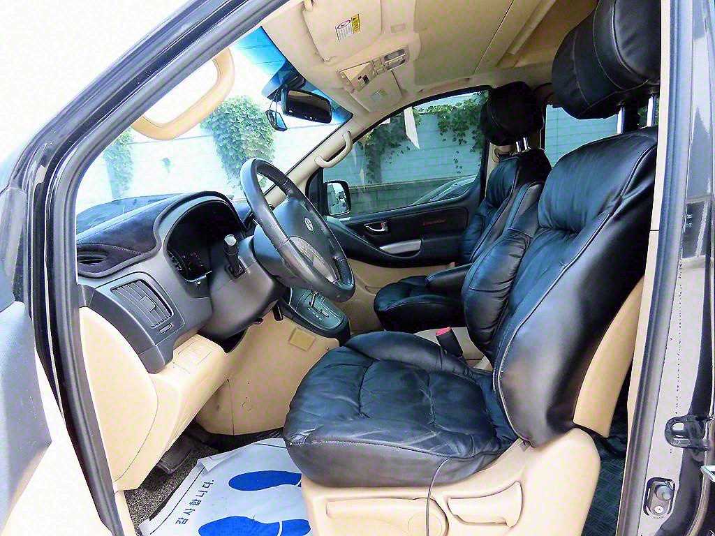 Hyundai Starex — photo 05