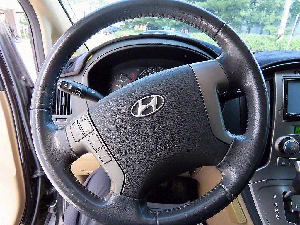 Hyundai Starex — photo 09