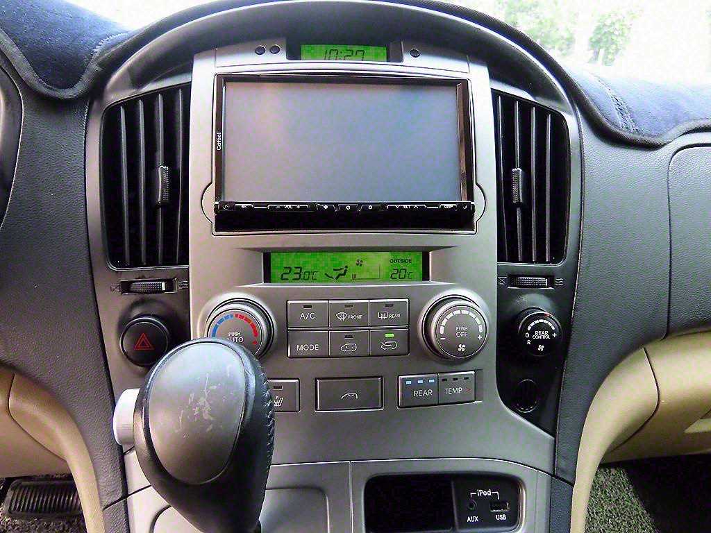 Hyundai Starex — photo 13
