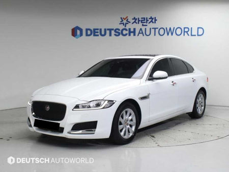 Jaguar XF — photo 01