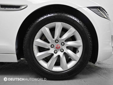 Jaguar XF — photo 05