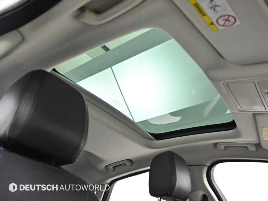 Jaguar XF — photo 19