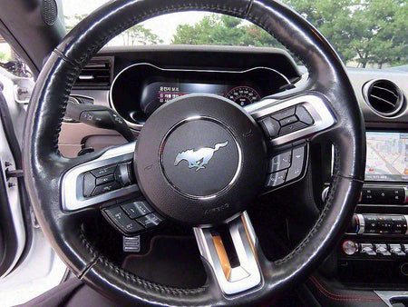 Ford Mustang — photo 09