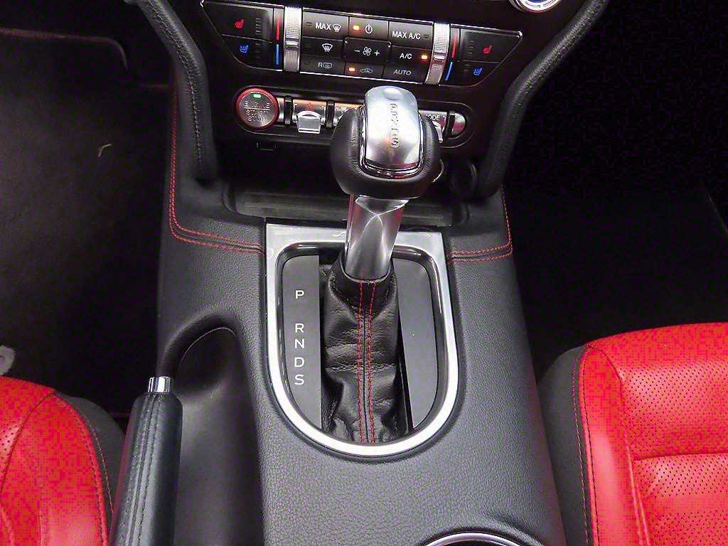 Ford Mustang — photo 11