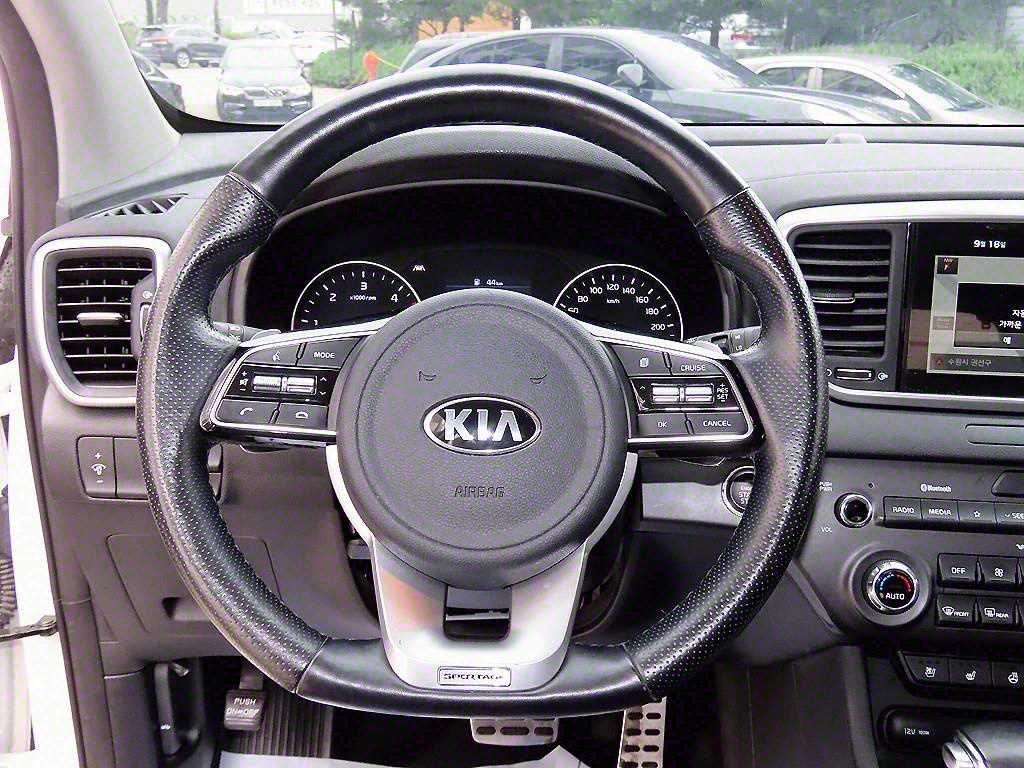 Kia Sportage — photo 08