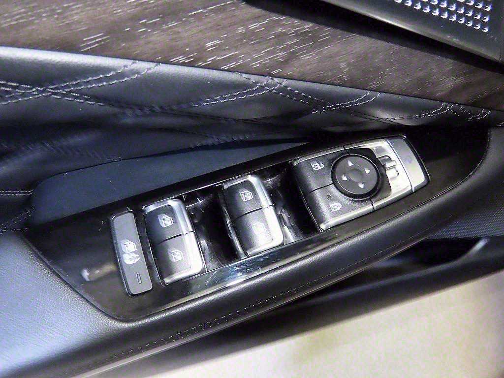 Kia K8 — photo 12