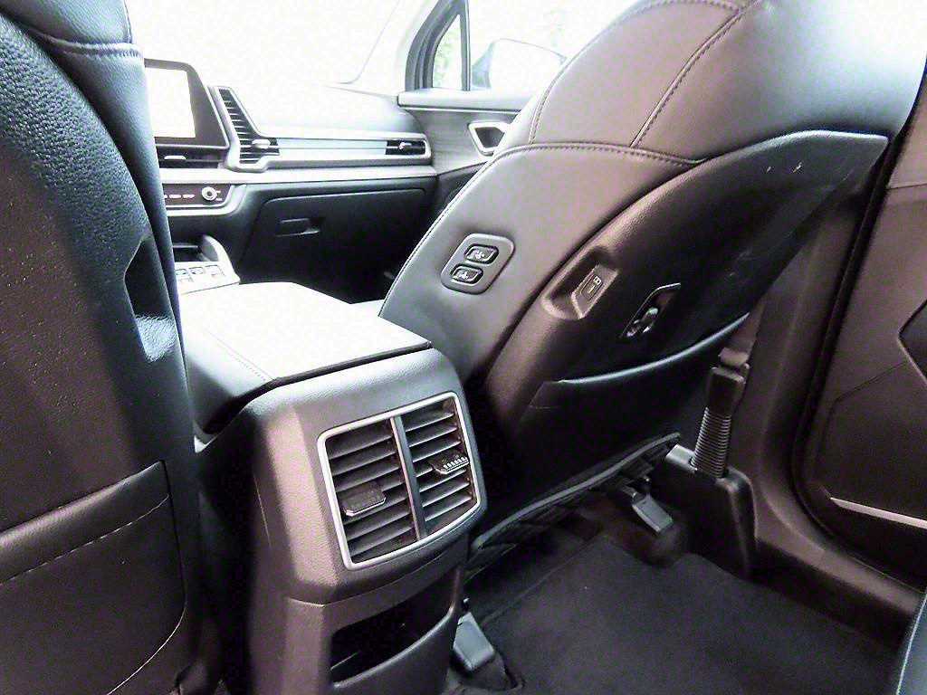 Kia Sportage — photo 16
