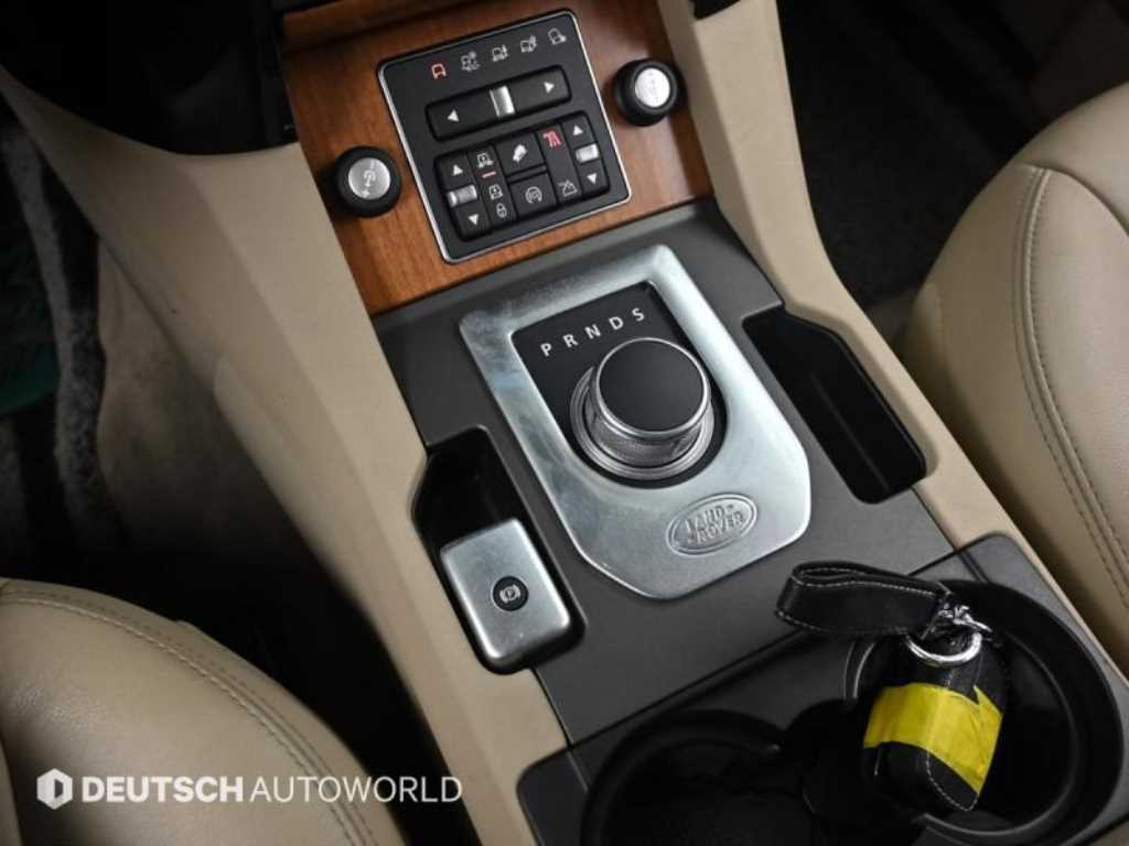 Land Rover Discovery — photo 13