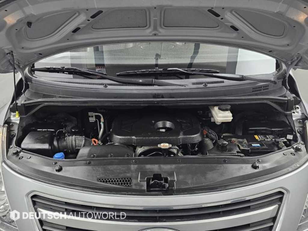 Hyundai Starex — photo 06