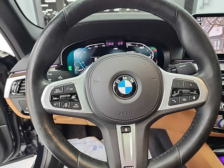 BMW 5-Series — photo 09