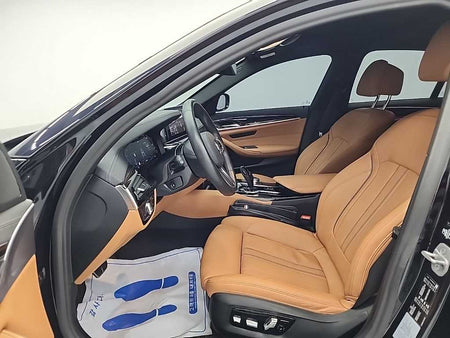 BMW 5-Series — photo 11