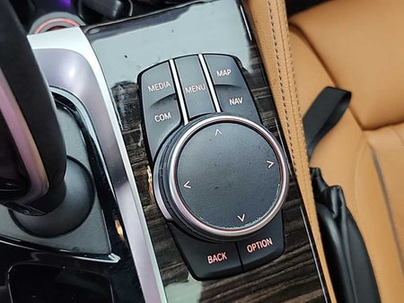 BMW 5-Series — photo 17