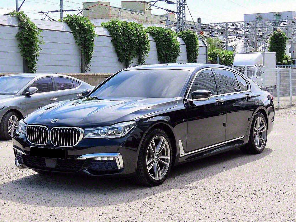 BMW 7-Series — photo 02