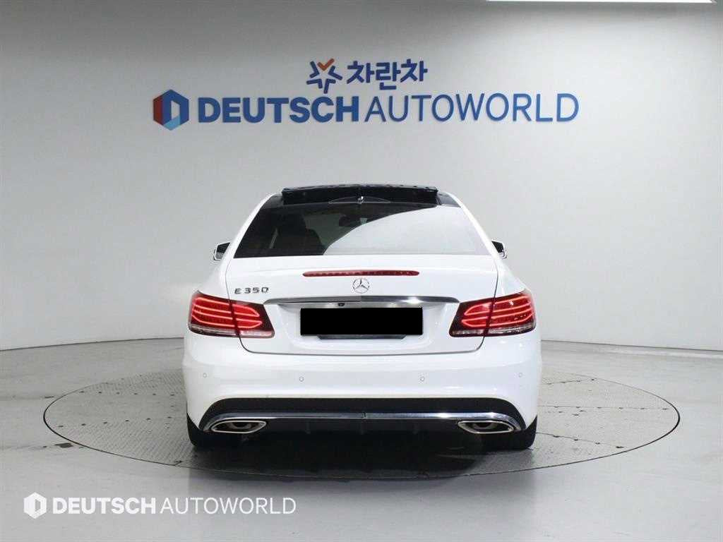 Mercedes-Benz E-Class — photo 04